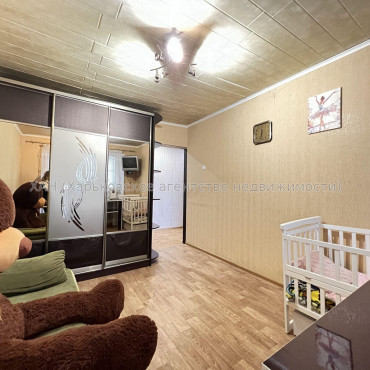 Продам квартиру, Каденюка ул. , 8А , 2 кім., 47.40 м², косметический ремонт 