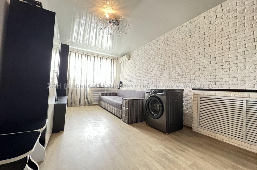 Продам квартиру, Каденюка ул. , 8А , 2 кім., 47.40 м², косметический ремонт 