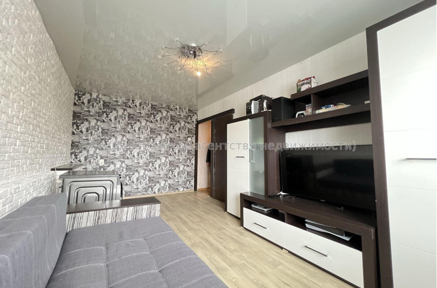 Продам квартиру, Каденюка ул. , 8А , 2 кім., 47.40 м², косметический ремонт 