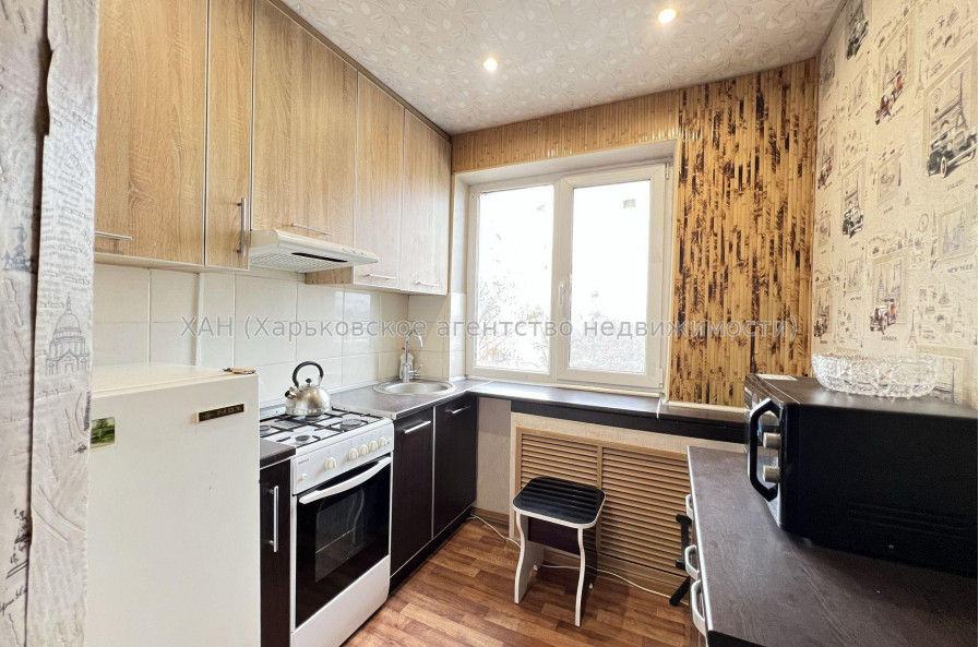 Продам квартиру, Каденюка ул. , 8А , 2 кім., 47.40 м², косметический ремонт 