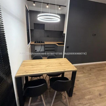 Продам квартиру, Науки просп. , 19 , 2 кім., 45 м², евроремонт 