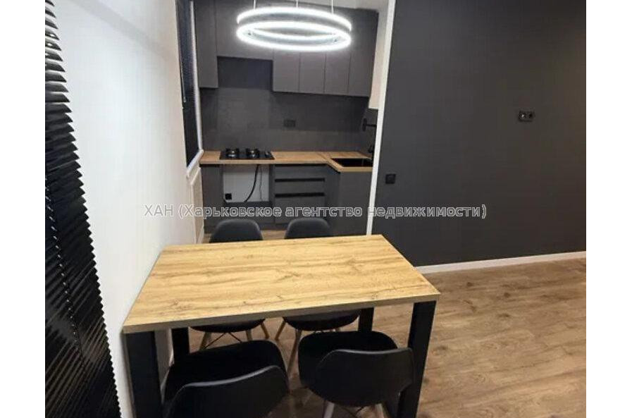 Продам квартиру, Науки просп. , 19 , 2 кім., 45 м², евроремонт 