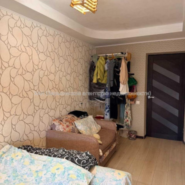 Продам квартиру, Байрона пр-т , 1 , 3 кім., 57 м², косметический ремонт 