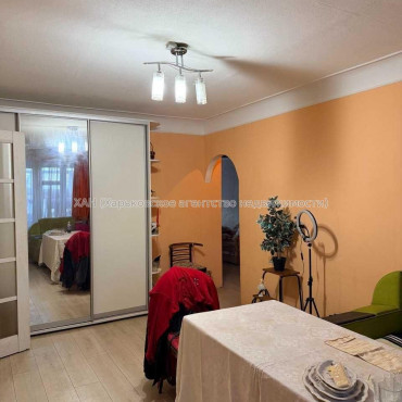 Продам квартиру, Байрона пр-т , 1 , 3 кім., 57 м², косметический ремонт 