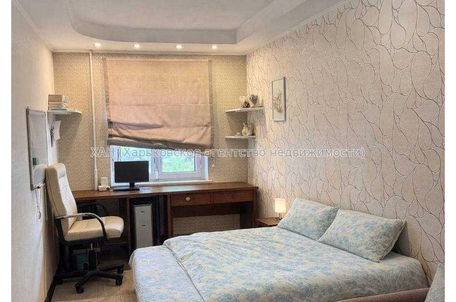 Продам квартиру, Байрона пр-т , 1 , 3 кім., 57 м², косметический ремонт 