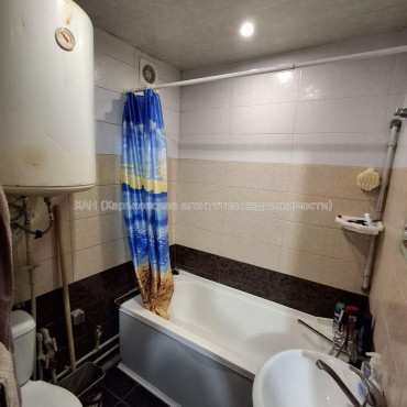 Продам квартиру, Аэрокосмический пр. , 173А , 2 кім., 44 м², косметический ремонт 