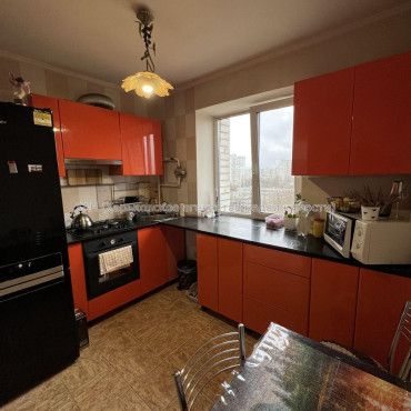 Продам квартиру, Лебединская ул. , 5 , 2 кім., 48 м², косметический ремонт 