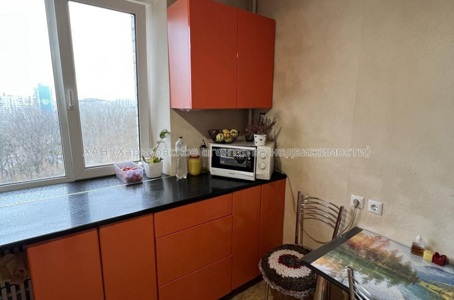 Продам квартиру, Лебединская ул. , 5 , 2 кім., 48 м², косметический ремонт 