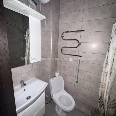 Продам квартиру, Фесенковская ул. , 15 , 1 кім., 19 м², капитальный ремонт 