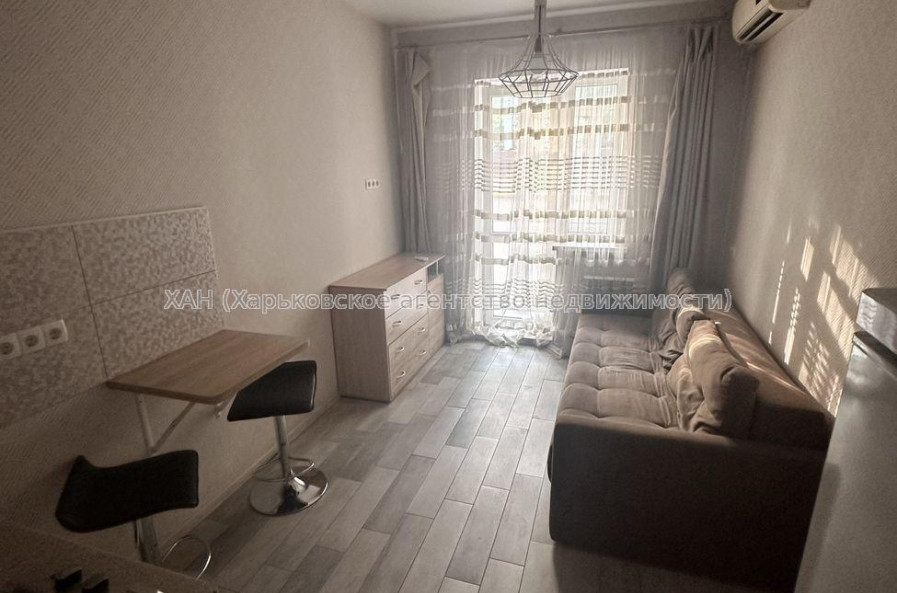 Продам квартиру, Фесенковская ул. , 15 , 1 кім., 19 м², капитальный ремонт 