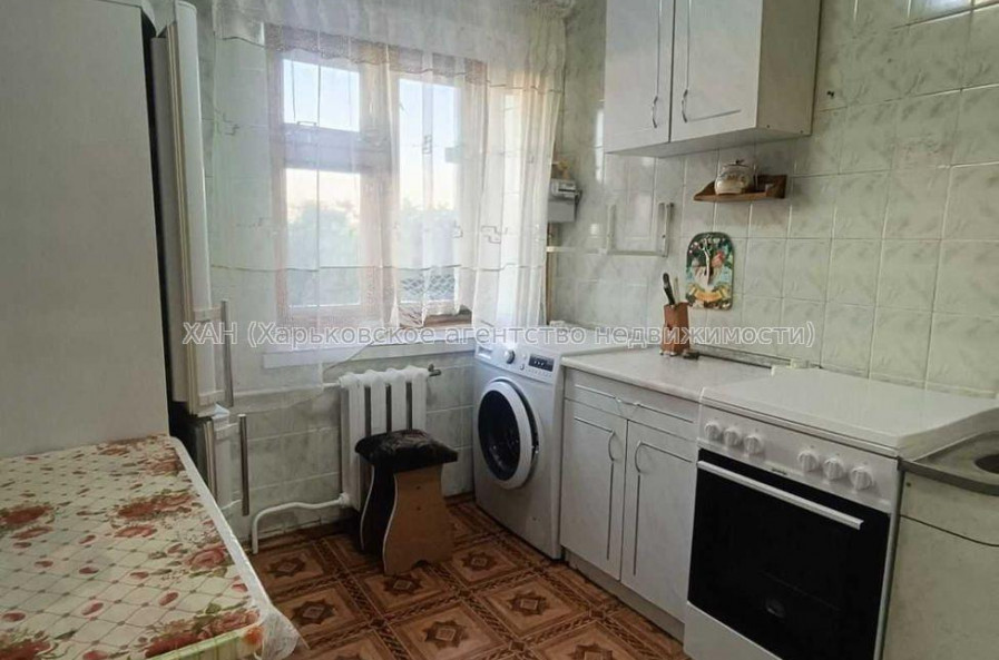 Продам квартиру, Героев Харькова просп. , 214/1 , 2 кім., 43 м², косметический ремонт 