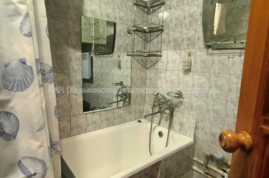 Продам квартиру, Героев Харькова просп. , 214/1 , 2 кім., 43 м², косметический ремонт 