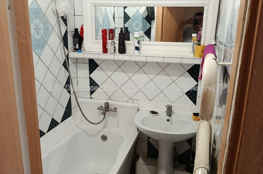 Продам квартиру, Бригады Хартия ул. , 3 кім., 53 м², косметический ремонт 