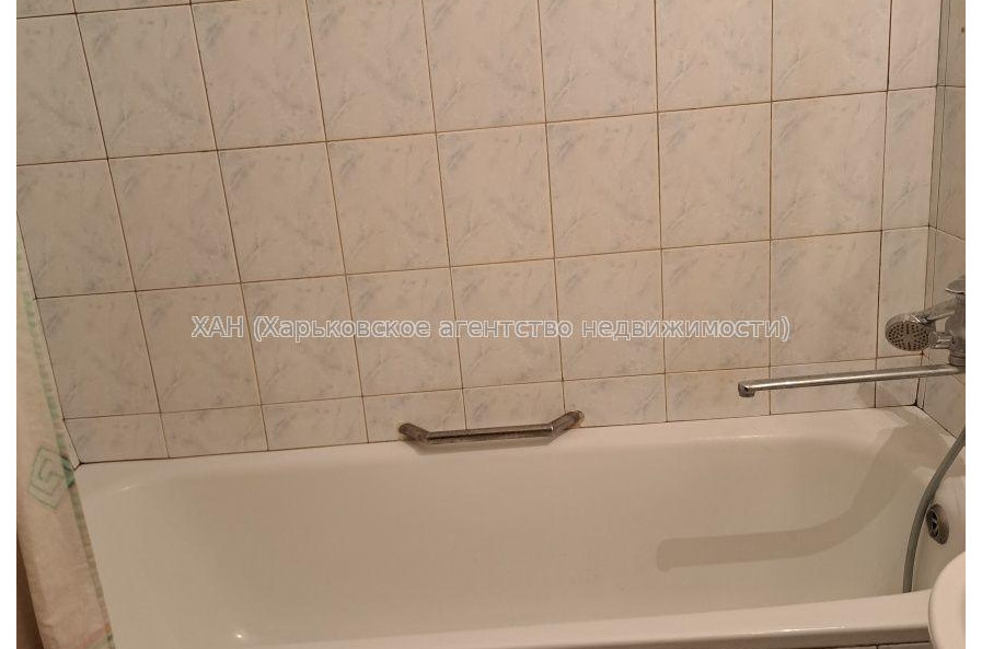 Продам квартиру, Соборности Украины ул. , 1 кім., 38.50 м², косметический ремонт 