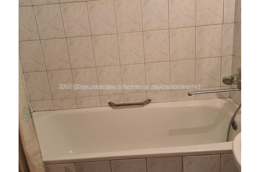 Продам квартиру, Соборности Украины ул. , 1 кім., 38.50 м², косметический ремонт 