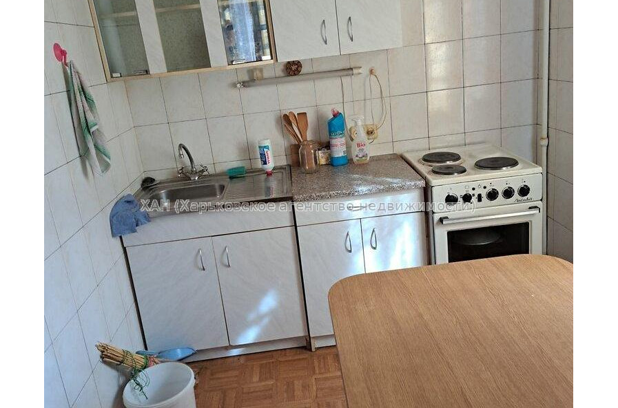 Продам квартиру, Соборности Украины ул. , 1 кім., 38.50 м², косметический ремонт 