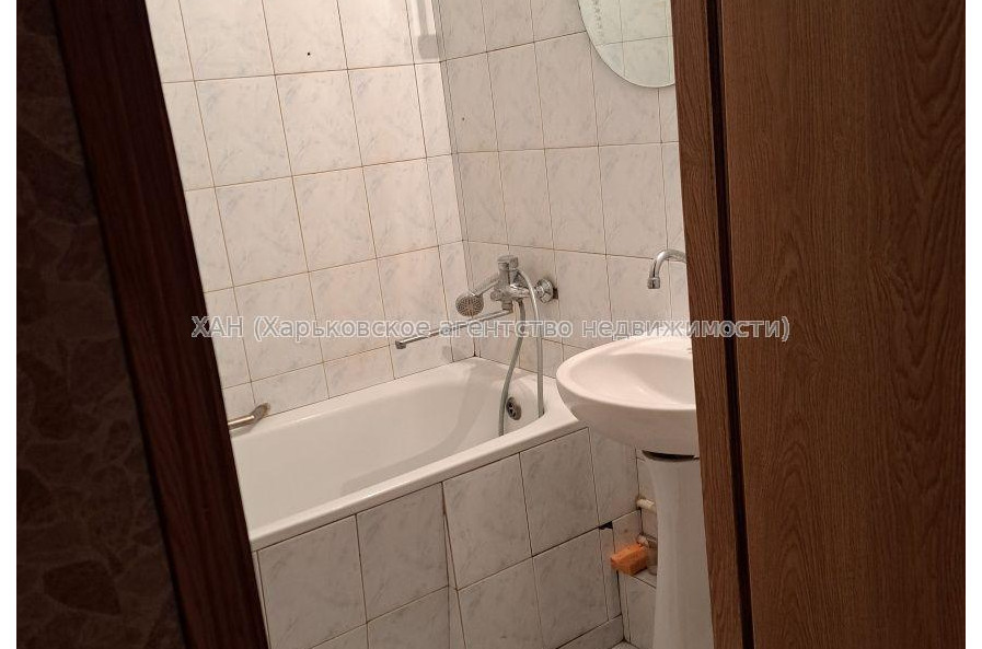 Продам квартиру, Соборности Украины ул. , 1 кім., 38.50 м², косметический ремонт 