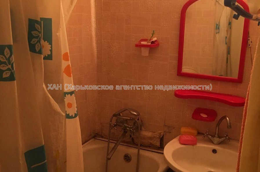 Продам квартиру, Владислава Зубенко ул. , 1 кім., 48 м², советский ремонт 