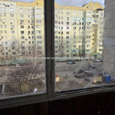 Продам квартиру, Братьев Гипиков ул. , 3 кім., 66.40 м², советский ремонт 