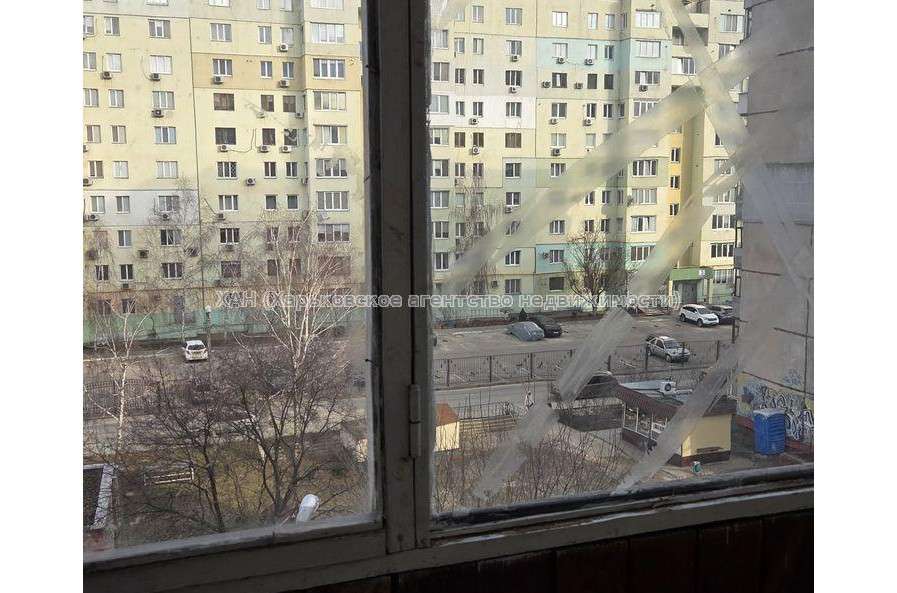 Продам квартиру, Братьев Гипиков ул. , 3 кім., 66.40 м², советский ремонт 