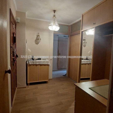 Продам квартиру, Непокоренных ул. , 70 , 2 кім., 46 м², капитальный ремонт 