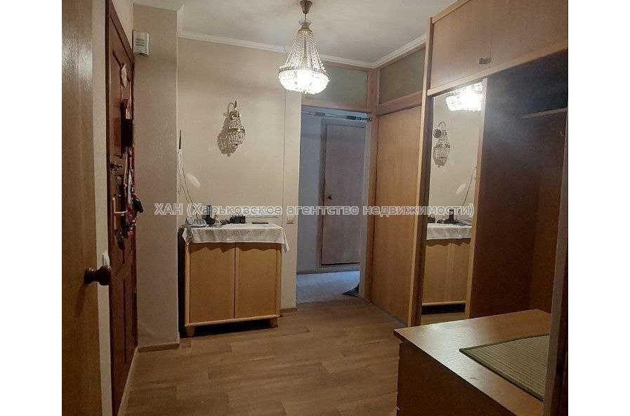 Продам квартиру, Непокоренных ул. , 70 , 2 кім., 46 м², капитальный ремонт 