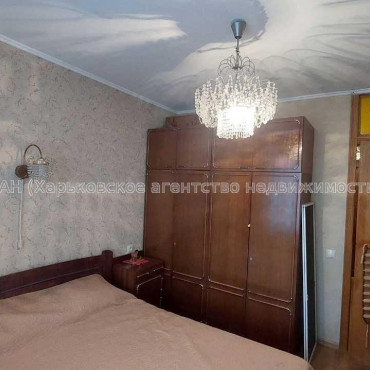 Продам квартиру, Непокоренных ул. , 70 , 2 кім., 46 м², капитальный ремонт 