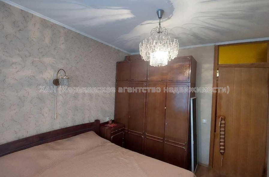 Продам квартиру, Непокоренных ул. , 70 , 2 кім., 46 м², капитальный ремонт 