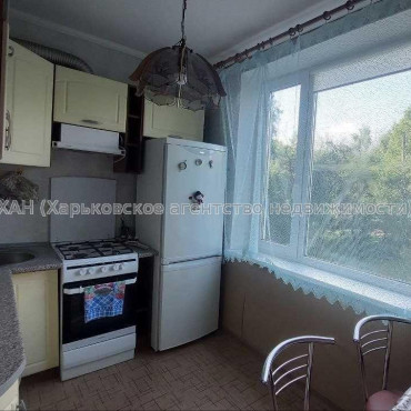 Продам квартиру, Непокоренных ул. , 70 , 2 кім., 46 м², капитальный ремонт 