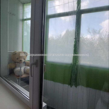 Продам квартиру, Непокоренных ул. , 70 , 2 кім., 46 м², капитальный ремонт 