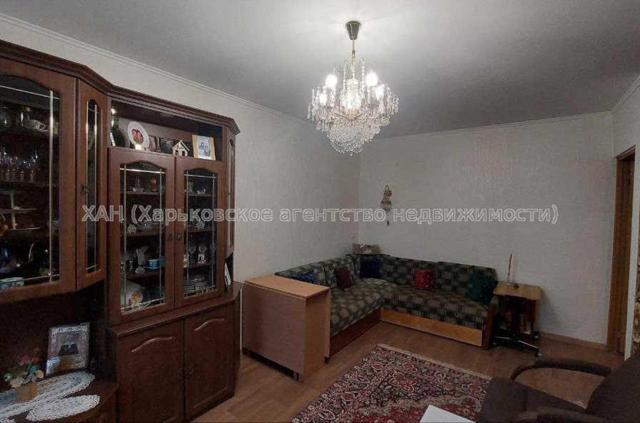 Продам квартиру, Непокоренных ул. , 70 , 2 кім., 46 м², капитальный ремонт 