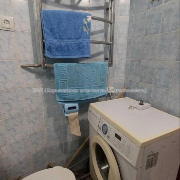 Продам квартиру, Непокоренных ул. , 70 , 2 кім., 46 м², капитальный ремонт 