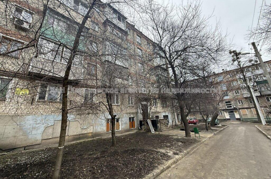 Продам квартиру, Байрона пр-т , 2  ком., 46.90 м², капитальный ремонт 