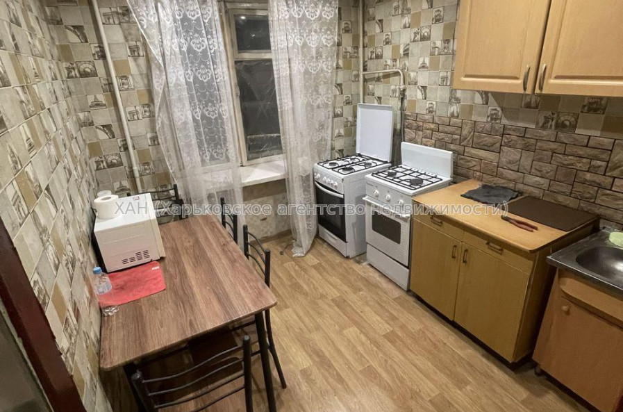 Продам квартиру, Аэрокосмический пр. , 1  ком., 43 м², косметический ремонт 
