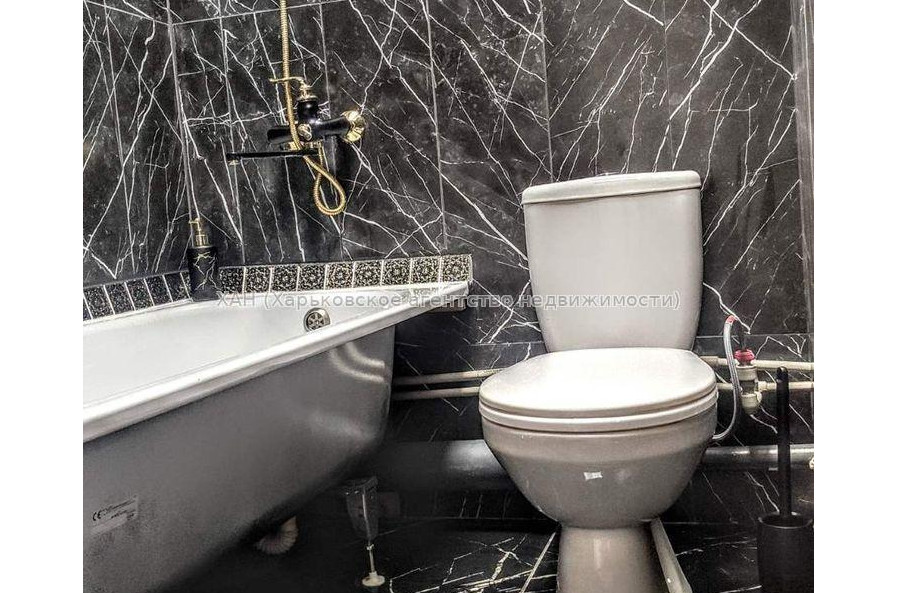 Продам квартиру, Академиков Ахиезеров ул. , 1 кім., 26 м², евроремонт 