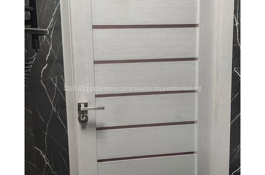 Продам квартиру, Академиков Ахиезеров ул. , 1 кім., 26 м², евроремонт 