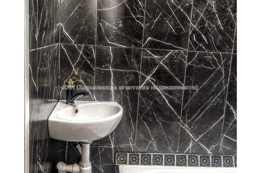 Продам квартиру, Академиков Ахиезеров ул. , 1 кім., 26 м², евроремонт 