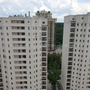 Продам квартиру, Профессорская ул. , 5 кім., 200 м², без внутренних работ 