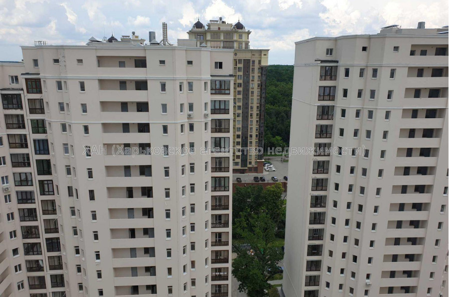 Продам квартиру, Профессорская ул. , 5 кім., 200 м², без внутренних работ 