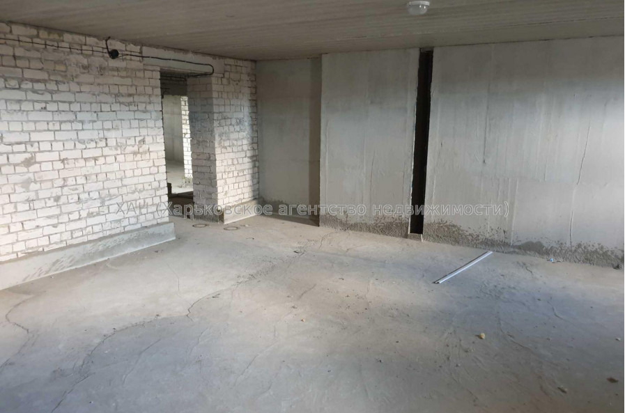 Продам квартиру, Профессорская ул. , 5 кім., 200 м², без внутренних работ 