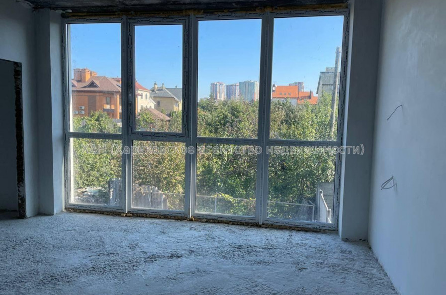 Продам будинок, Алупкинская ул. , 206 м², 3 соток, без отделочных работ 