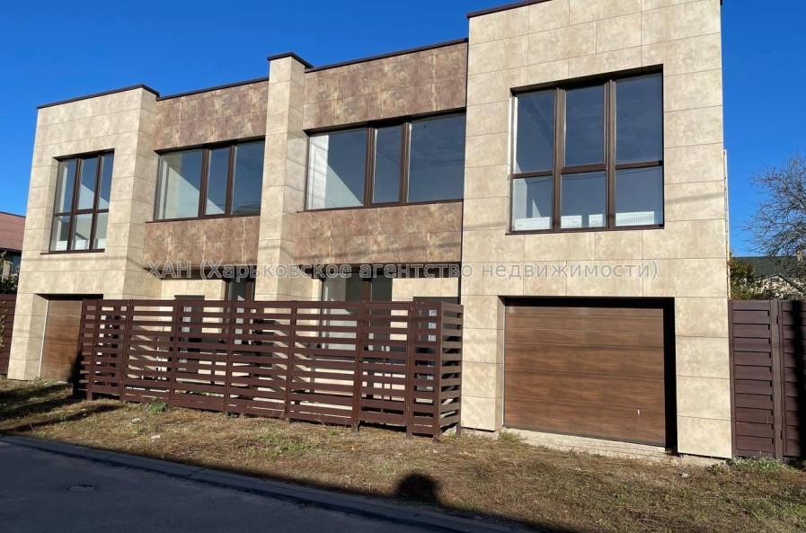 Продам будинок, Алупкинская ул. , 206 м², 3 соток, без отделочных работ 