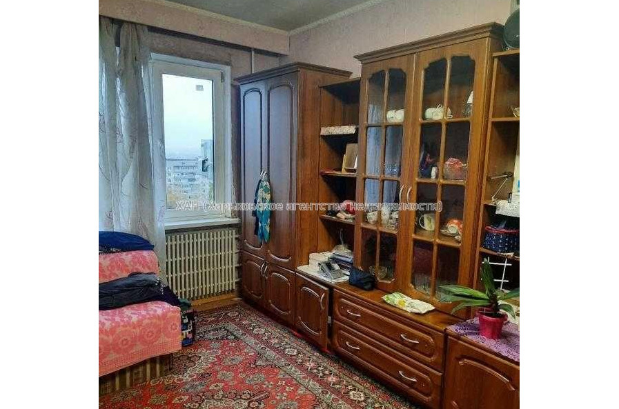 Продам квартиру, Аэрокосмический пр. , 174/8 , 3 кім., 68 м², косметический ремонт 
