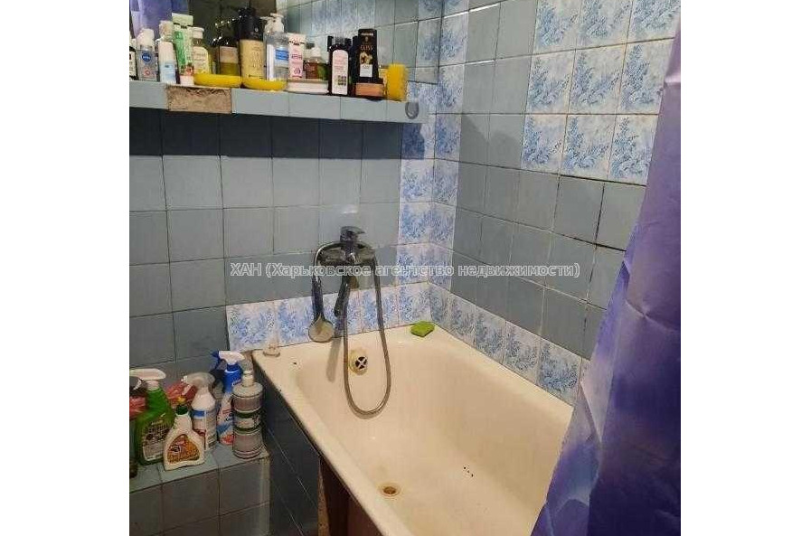 Продам квартиру, Аэрокосмический пр. , 174/8 , 3 кім., 68 м², косметический ремонт 