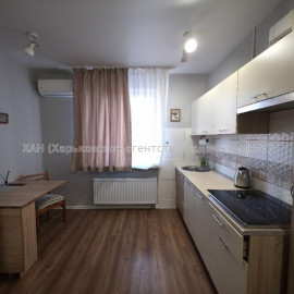 Продам квартиру, Победы просп. , 1 кім., 42 м², евроремонт