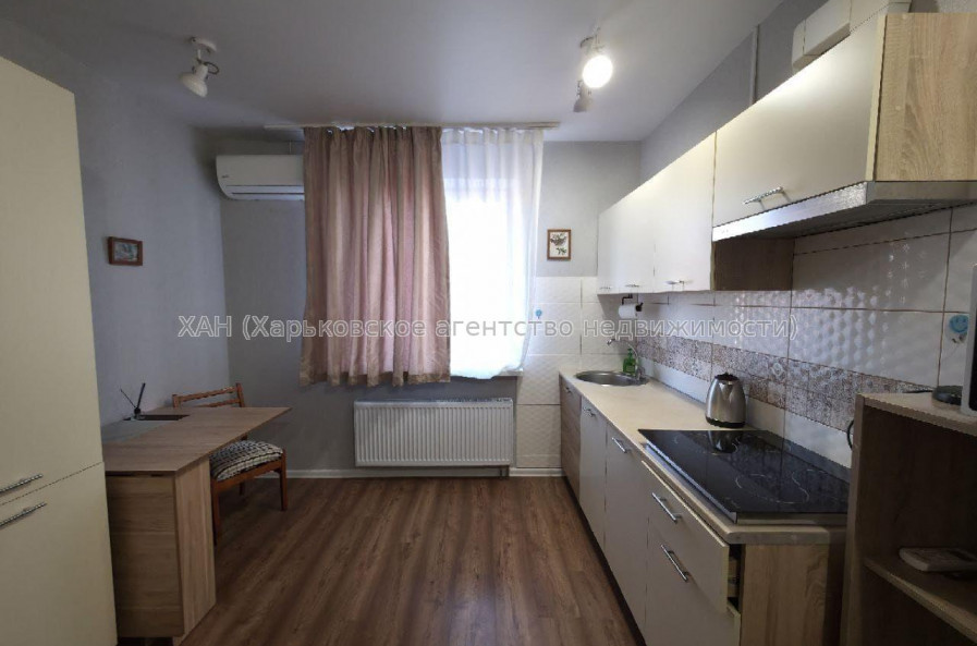 Продам квартиру, Победы просп. , 1 кім., 42 м², евроремонт 
