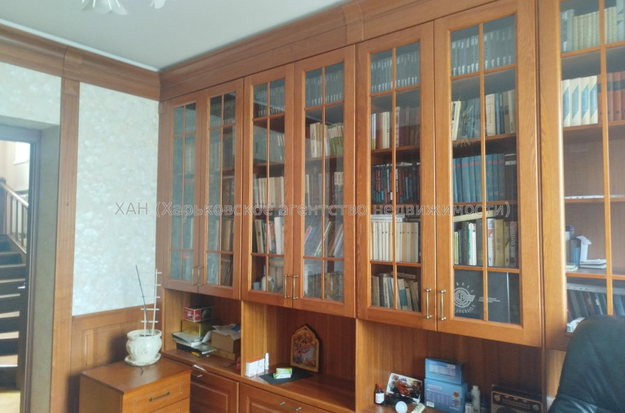 Продам дом, Ирининская ул. , 250 м², 5 сот., евроремонт 