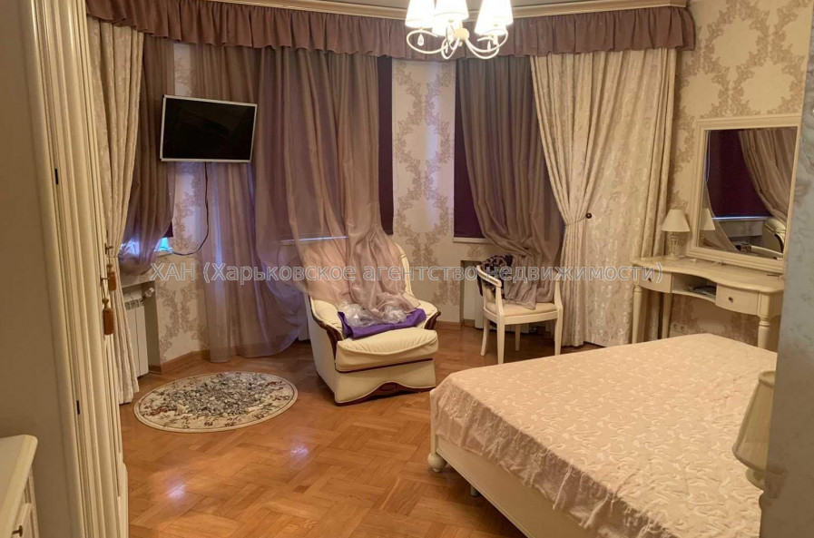 Продам дом, Ирининская ул. , 250 м², 5 сот., евроремонт 