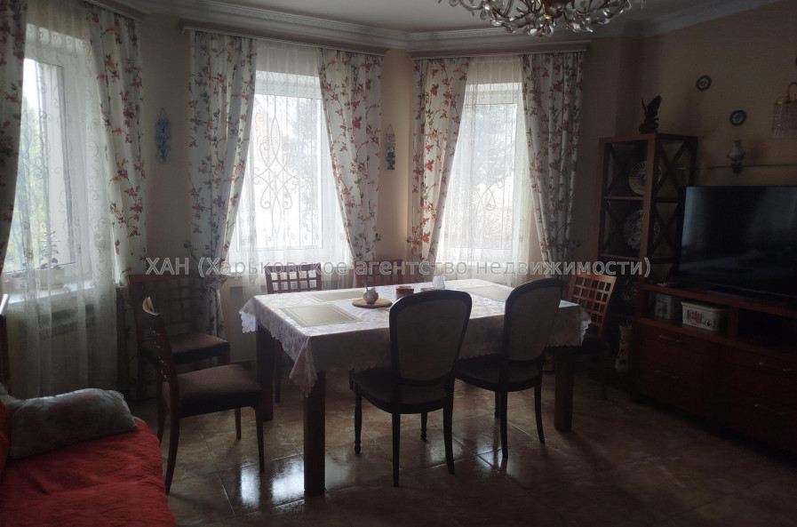 Продам дом, Ирининская ул. , 250 м², 5 сот., евроремонт 