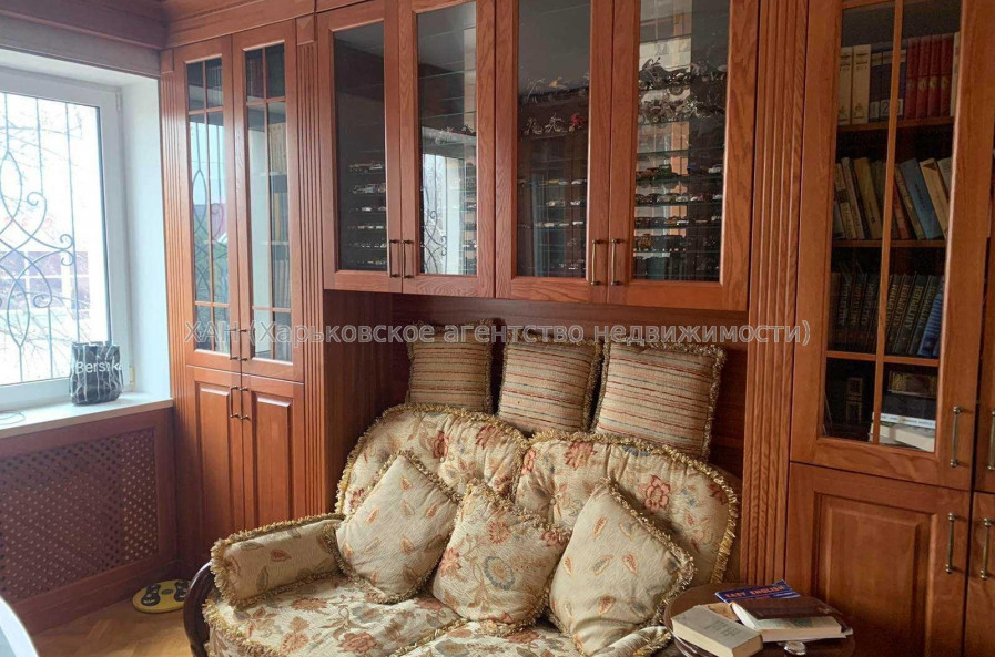 Продам дом, Ирининская ул. , 250 м², 5 сот., евроремонт 